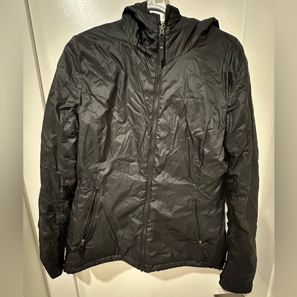 Reversible puff lululemon jacket. - Picture 3 of 3